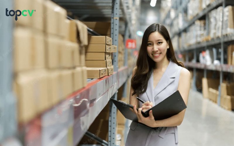 Nhân viên vận hành kho là vị trí việc làm phổ biến trong Logistics